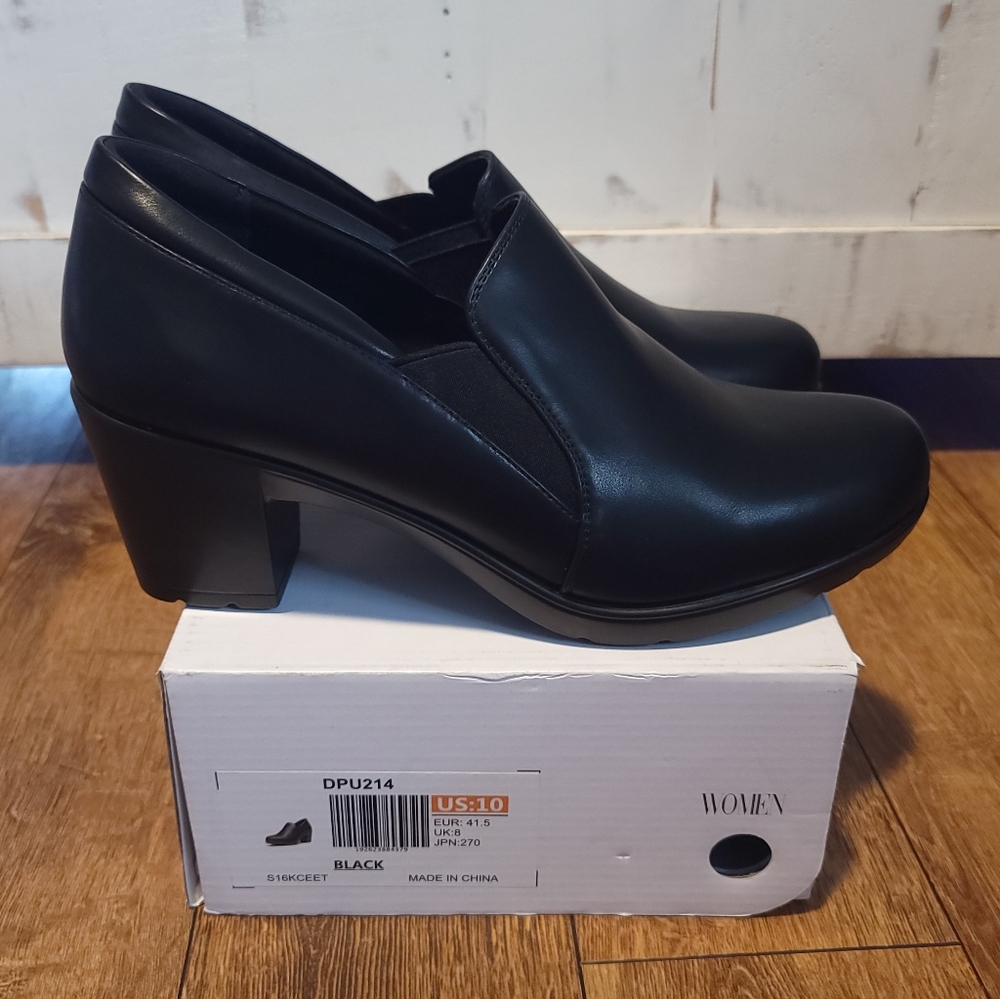 Women's‎ Black Heeled Loafers. Size 10. No Slip Work Shoe. Office. Casual.